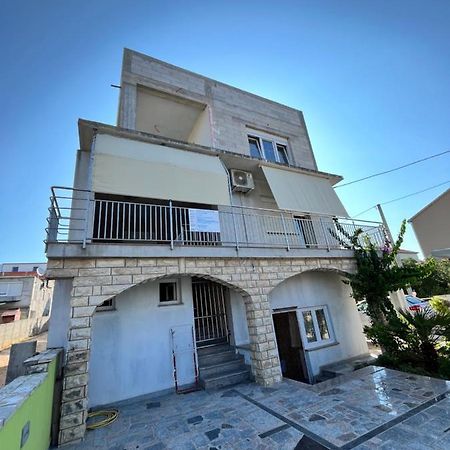 Apartmani Lamani ビビニェ エクステリア 写真