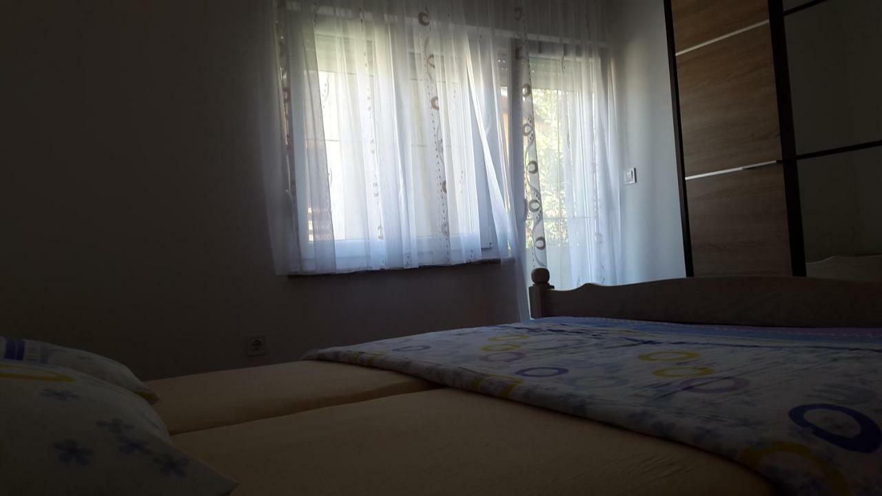 Apartmani Lamani ビビニェ エクステリア 写真