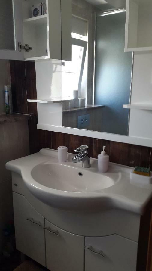 Apartmani Lamani ビビニェ エクステリア 写真