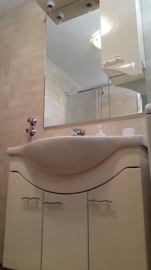 Apartmani Lamani ビビニェ エクステリア 写真